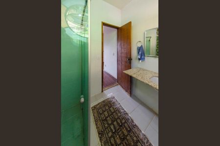 Casa à venda com 266m², 5 quartos e 4 vagas Casa à venda com 266m², 5 quartos e 4 vagasBanheiro