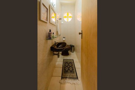 Casa à venda com 266m², 5 quartos e 4 vagas Casa à venda com 266m², 5 quartos e 4 vagasLavabo