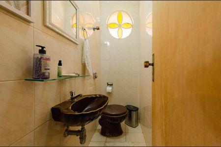 Casa à venda com 266m², 5 quartos e 4 vagas Casa à venda com 266m², 5 quartos e 4 vagasLavabo