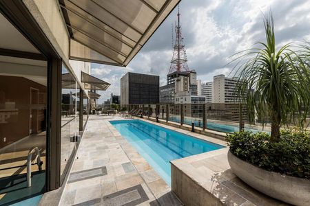 Studio à venda com 31m², 1 quarto e 1 vaga Studio à venda com 31m², 1 quarto e 1 vagaÁrea comum - Piscina