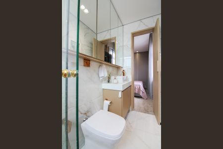 Apartamento à venda com 210m², 4 quartos e 2 vagas Apartamento à venda com 210m², 4 quartos e 2 vagasBanheiro da Suíte 1