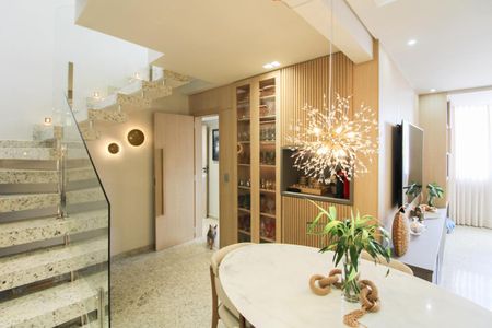 Apartamento à venda com 210m², 4 quartos e 2 vagas Apartamento à venda com 210m², 4 quartos e 2 vagasSala