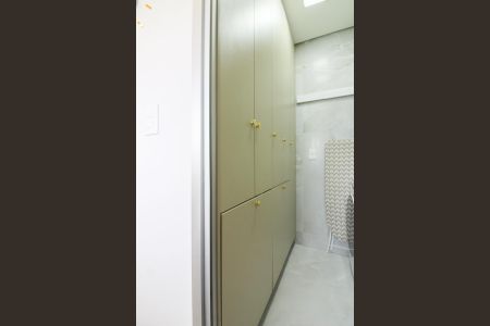 Apartamento à venda com 210m², 4 quartos e 2 vagas Apartamento à venda com 210m², 4 quartos e 2 vagasÁrea de Serviço