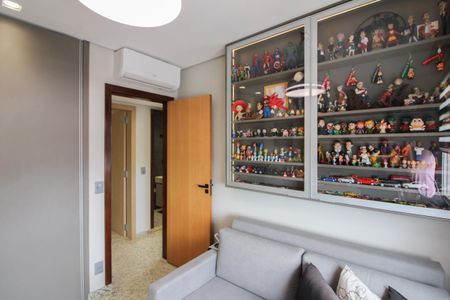 Apartamento à venda com 210m², 4 quartos e 2 vagas Apartamento à venda com 210m², 4 quartos e 2 vagasQuarto