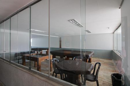 Apartamento à venda com 210m², 4 quartos e 2 vagas Apartamento à venda com 210m², 4 quartos e 2 vagasÁrea comum - Sala de jogos