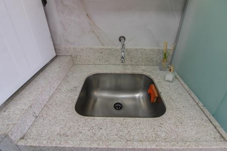 Apartamento à venda com 210m², 4 quartos e 2 vagas Apartamento à venda com 210m², 4 quartos e 2 vagasÁrea de Serviço