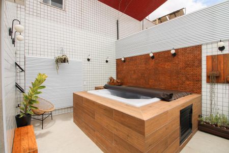 Apartamento à venda com 210m², 4 quartos e 2 vagas Apartamento à venda com 210m², 4 quartos e 2 vagasCobertura