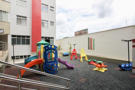 Apartamento à venda com 210m², 4 quartos e 2 vagas Apartamento à venda com 210m², 4 quartos e 2 vagasÁrea comum - Playground