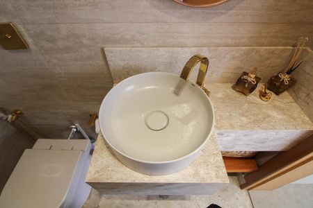 Apartamento à venda com 210m², 4 quartos e 2 vagas Apartamento à venda com 210m², 4 quartos e 2 vagasLavabo