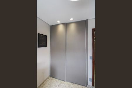 Apartamento à venda com 210m², 4 quartos e 2 vagas Apartamento à venda com 210m², 4 quartos e 2 vagasQuarto