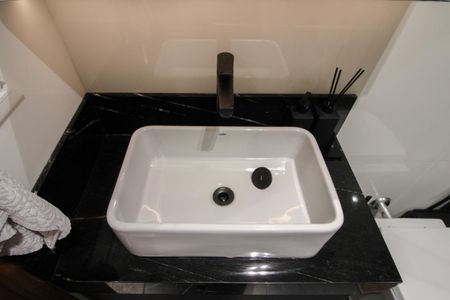 Apartamento à venda com 210m², 4 quartos e 2 vagas Apartamento à venda com 210m², 4 quartos e 2 vagasBanheiro da Suíte 2