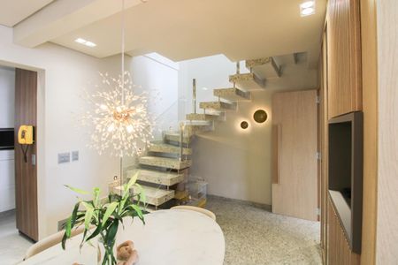 Apartamento à venda com 210m², 4 quartos e 2 vagas Apartamento à venda com 210m², 4 quartos e 2 vagasSala