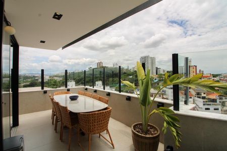 Apartamento à venda com 210m², 4 quartos e 2 vagas Apartamento à venda com 210m², 4 quartos e 2 vagasCobertura