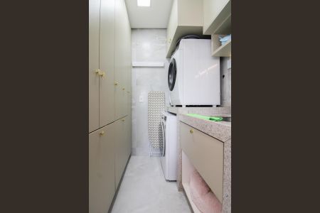 Apartamento à venda com 210m², 4 quartos e 2 vagas Apartamento à venda com 210m², 4 quartos e 2 vagasÁrea de Serviço