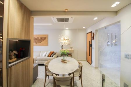 Apartamento à venda com 210m², 4 quartos e 2 vagas Apartamento à venda com 210m², 4 quartos e 2 vagasSala