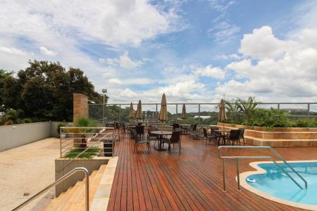 Apartamento à venda com 210m², 4 quartos e 2 vagas Apartamento à venda com 210m², 4 quartos e 2 vagasÁrea comum - Piscina