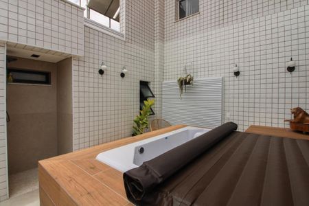 Apartamento à venda com 210m², 4 quartos e 2 vagas Apartamento à venda com 210m², 4 quartos e 2 vagasCobertura