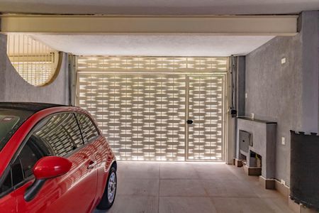 Casa à venda com 300m², 3 quartos e 2 vagas Casa à venda com 300m², 3 quartos e 2 vagasGaragem