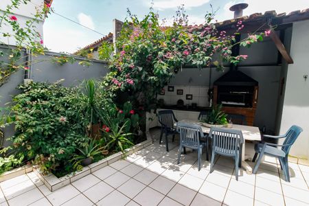 Casa à venda com 227m², 3 quartos e 4 vagas Churrasqueira