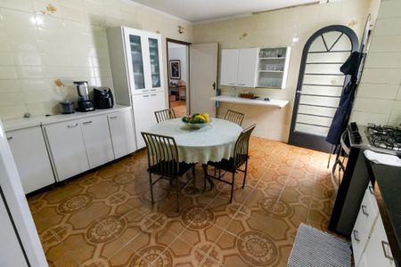 Casa à venda com 227m², 3 quartos e 4 vagasCozinha - Armários