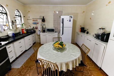 Casa à venda com 227m², 3 quartos e 4 vagasCozinha - Armários