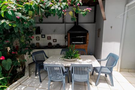 Casa à venda com 227m², 3 quartos e 4 vagas Churrasqueira