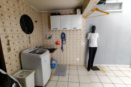 Casa à venda com 227m², 3 quartos e 4 vagasÁrea de Serviço