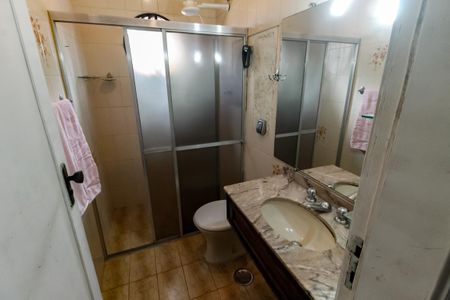 Casa à venda com 227m², 3 quartos e 4 vagasBanheiro da Suíte 2