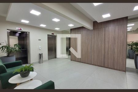 Apartamento à venda com 65m², 2 quartos e 2 vagasHall social