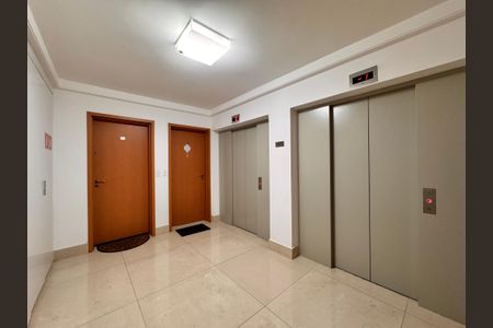 Apartamento à venda com 65m², 2 quartos e 2 vagasHall de entrada