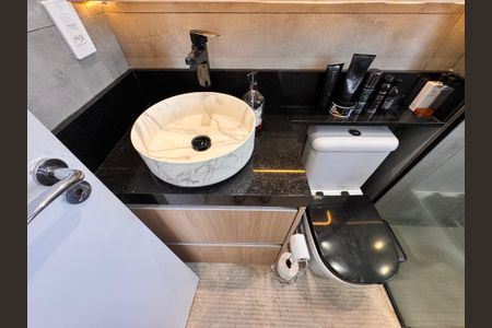 Apartamento à venda com 65m², 2 quartos e 2 vagasBanheiro da Suíte