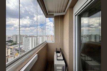 Apartamento à venda com 65m², 2 quartos e 2 vagasSacada da suíte 