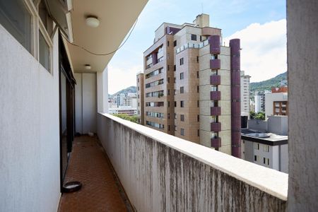 Apartamento à venda com 320m², 4 quartos e 2 vagas Apartamento à venda com 320m², 4 quartos e 2 vagasvaranda do Hall