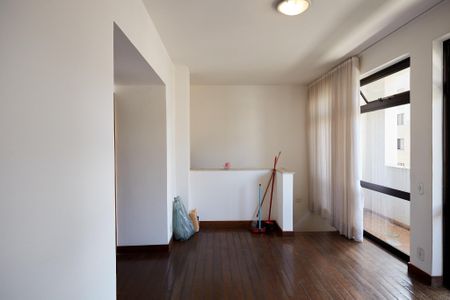 Apartamento à venda com 320m², 4 quartos e 2 vagas Apartamento à venda com 320m², 4 quartos e 2 vagasHall