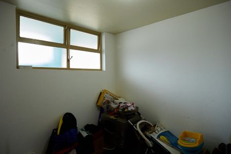 Apartamento à venda com 320m², 4 quartos e 2 vagas Apartamento à venda com 320m², 4 quartos e 2 vagasQuarto de Serviço