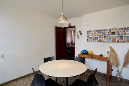 Apartamento à venda com 320m², 4 quartos e 2 vagas Apartamento à venda com 320m², 4 quartos e 2 vagasSala