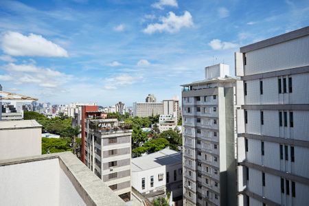 Apartamento à venda com 320m², 4 quartos e 2 vagas Apartamento à venda com 320m², 4 quartos e 2 vagasVista da Varanda