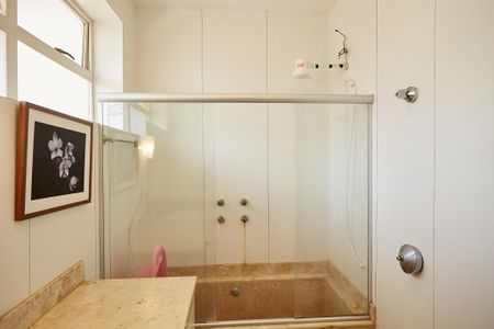 Apartamento à venda com 320m², 4 quartos e 2 vagas Apartamento à venda com 320m², 4 quartos e 2 vagasBanheiro