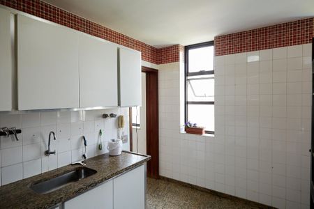 Apartamento à venda com 320m², 4 quartos e 2 vagas Apartamento à venda com 320m², 4 quartos e 2 vagasCozinha