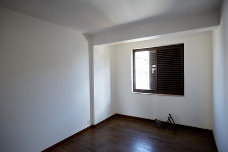 Apartamento à venda com 320m², 4 quartos e 2 vagas Apartamento à venda com 320m², 4 quartos e 2 vagasQuarto 4