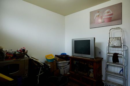 Apartamento à venda com 320m², 4 quartos e 2 vagas Apartamento à venda com 320m², 4 quartos e 2 vagasQuarto de Serviço