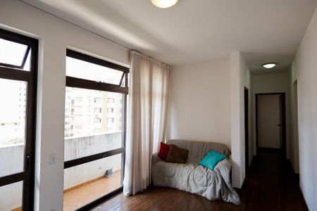 Apartamento à venda com 320m², 4 quartos e 2 vagas Apartamento à venda com 320m², 4 quartos e 2 vagasHall