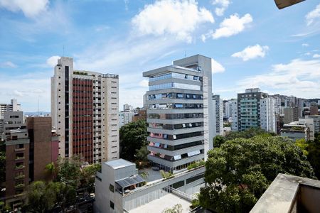 Apartamento à venda com 320m², 4 quartos e 2 vagas Apartamento à venda com 320m², 4 quartos e 2 vagasVista da Varanda