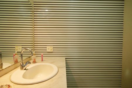 Apartamento à venda com 320m², 4 quartos e 2 vagas Apartamento à venda com 320m², 4 quartos e 2 vagasLavabo