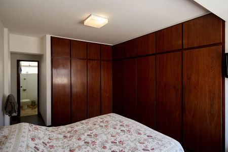 Apartamento à venda com 320m², 4 quartos e 2 vagas Apartamento à venda com 320m², 4 quartos e 2 vagasQuarto