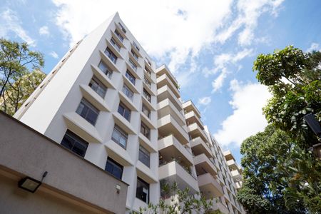 Apartamento à venda com 320m², 4 quartos e 2 vagas Apartamento à venda com 320m², 4 quartos e 2 vagasFachada