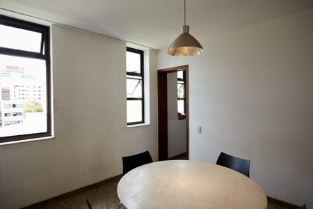 Apartamento à venda com 320m², 4 quartos e 2 vagas Apartamento à venda com 320m², 4 quartos e 2 vagasSala