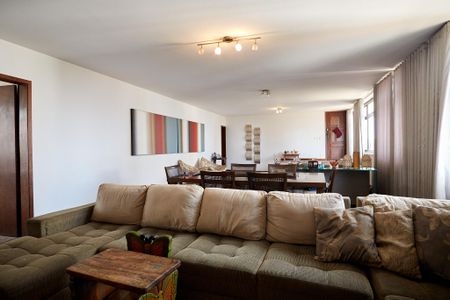 Apartamento à venda com 320m², 4 quartos e 2 vagas Apartamento à venda com 320m², 4 quartos e 2 vagasSala