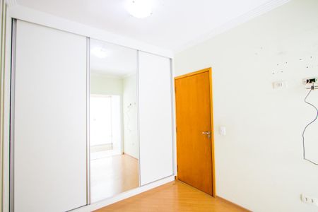 Apartamento à venda com 152m², 3 quartos e 2 vagas Apartamento à venda com 152m², 3 quartos e 2 vagasQuarto 1 - Suíte