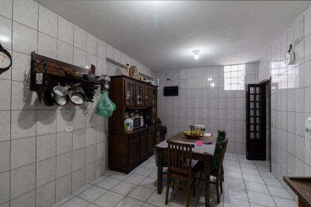 Casa à venda com 200m², 2 quartos e 3 vagas Casa à venda com 200m², 2 quartos e 3 vagasCozinha